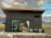Serene cabin 3 with AC in charming Paradise valley with stunning views Hotels in Pray