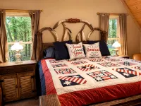 Secluded Mountain Lodge with Game Room - balcony