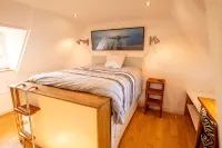 Charming longère in a quiet location 5 minutes from a large sandy beach.