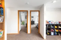 Big beautiful house with lots of room and amazing mountain and ocean views!!! - Hot Tub