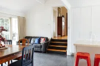 Canberra Heritage House, across from the Australian War Memorial, walk to CBD - บังกะโล