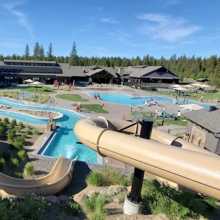 Sunriver Charmer-Updated Family Cabin w/SHARC, Village Access-Comfortable for 6
