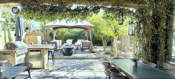 6Br + Den, 2 Primary Suites, Family Suite & Heated Pool, Sleeps 14 Hotels in Gilbert