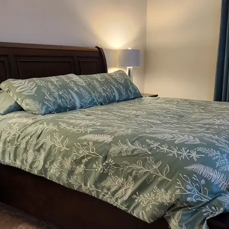 Beautiful and Comfy 4-Bedroom House with AC in Maricopa