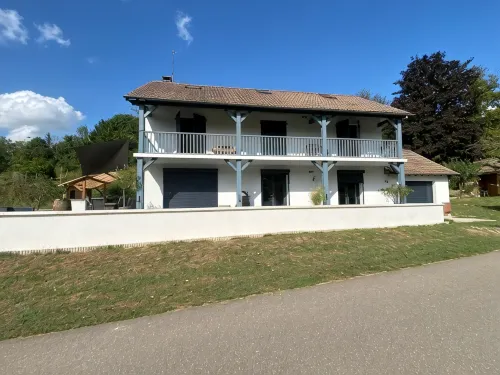 L'Eau Posée - Standing gîte facing the Yonne river