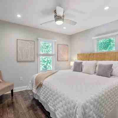 Walk to the stadium! - Lighthouse on Glenwood Rooms