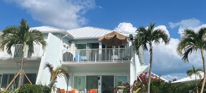 Beautifully furnished Treasure Cay 2bd 2bth condo with 36’ boat slip! Hotels in Great Abaco