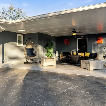 Serenity Spot- Charming 3-bedroom house 20 minutes from the Airport.