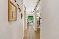 Steps Away From Poipu Beach * A/C * Newly Remodeled * Family Friendly - Homestays