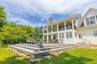 NEW Spectacular Views & Private space on a Scenic Mountain 40ft Salt Water Pool - 5성급