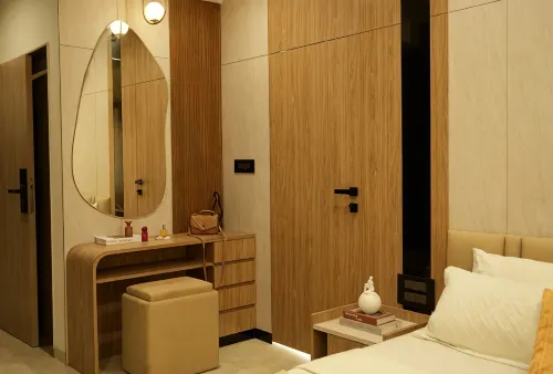 Vayavia~The Frame | Premium Stay, Perfectly Framed