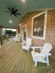 Charming 2-Bedroom, New Custom Home, Linens Provided, Walk to the Beach! - 4つ星