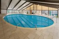 Ramada by Wyndham Butler/Tesla Biohealing Resort  - Pet friendly