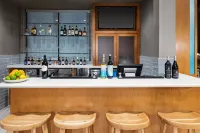 SpringHill Suites Kansas City Plaza - bar