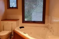 Snowed Inn Apartment - Hot Tub