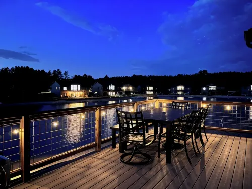 Relax & Unwind at Sunset Lake Paradise 4Br Lakefront Retreat with Fire Pit, WiFi