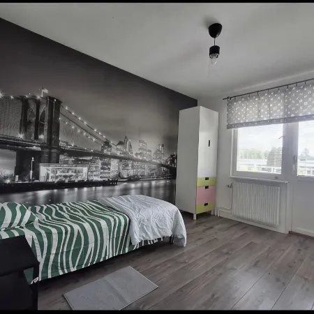 Fully Renovated 4BR Home with Modern Kitchen