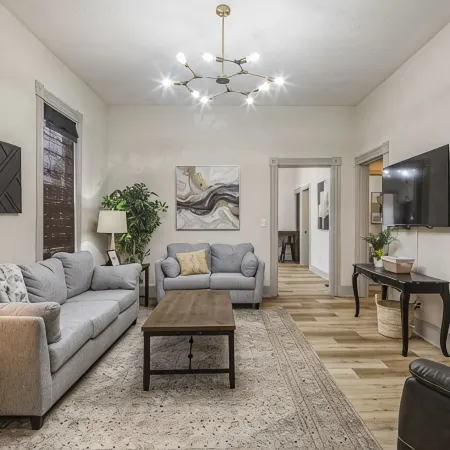 Luxury @  LaFayette Place, downtown New Albany. Minutes to Louisville.