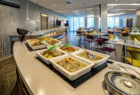 Hotel Golden Lake Resort - Breakfast
