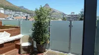 4 on Highworth Apartments and Studios - con vistas a la montaña