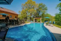 Perfect for Family Reunions/Retreats  Peaceful & Quiet with Gorgeous Mtn. Views! - Uima-altaat