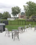 Across the street from Lambeau! Remodeled 5 bedroom house with big backyard! - Homestays