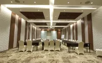 Avenzel Hotel & Convention Cibubur