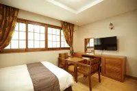 Jeju Parkside Tourist Hotel - Bãi đậu xe