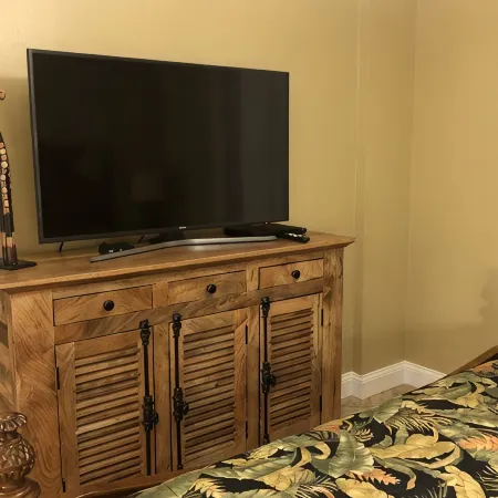 Gulf Front!!  Beautiful Sweeping Views! Tiki Bar, Deli, 3 Pools, Location