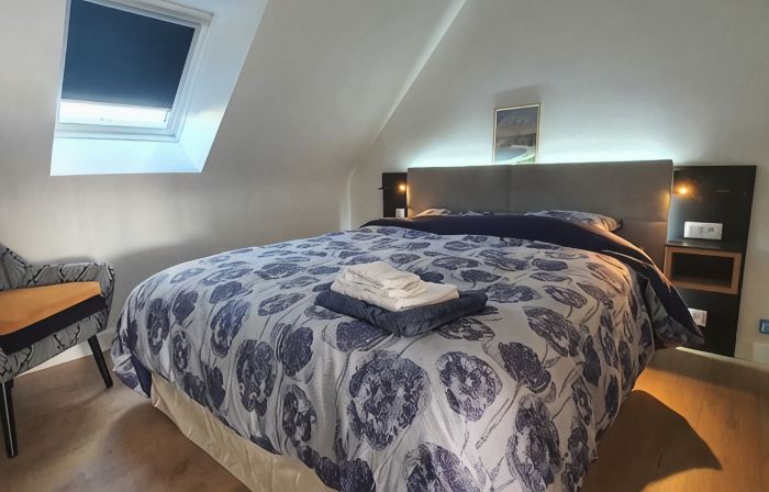 Quiet apartment with exceptional sea view on the heights of Erquy comfort + parking