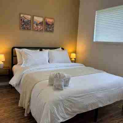 Newly Updated- Top Floor- Bona Nook Rooms