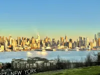 Modern 2BHK - 15 mins bus ride to Time Square, NYC ウェスト・ニューヨークのホテル