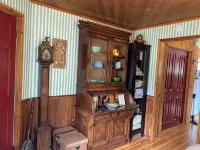 LoveJoy Cottage in quaint historic Coupeville. views of Penn Cove - Pet friendly - Wifi