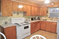 Pet Friendly - 6 mi from National Park, Blossom Music - Wifi