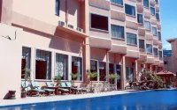 Hotel Mega Lestari Balikpapan - Kolam Renang
