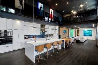 Modern City Loft in Downtown River District - 5つ星