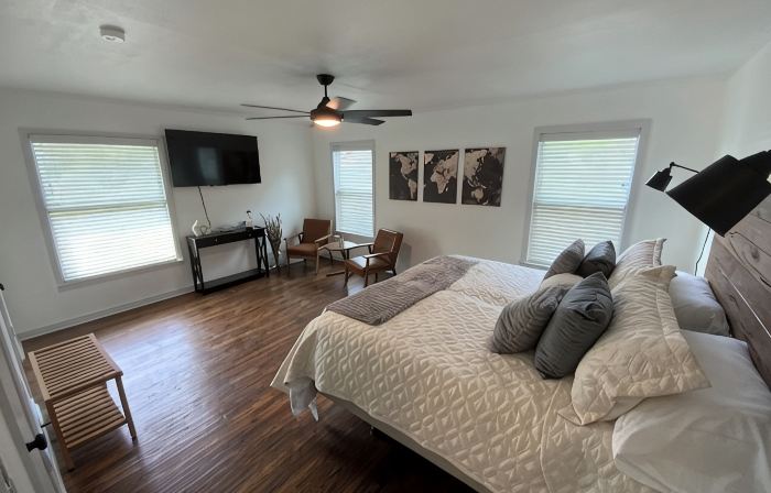 The Biggest Short-Term Rental Close to Tarleton University! 2 King Beds!