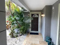 Beautiful Villa! On Wildlife Area, Natural Privacy! Close to Everything. Welcome
