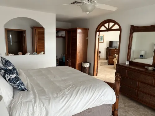 Cupecoy ocean view 2BR condo - pools/private beach - 2-Star