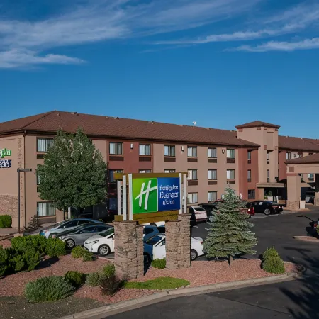 Grand Canyon Hotel & Suites