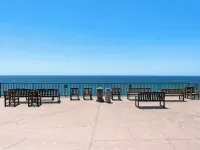 NEW! Discounted Rates 3-Bed Townhome w/AC! 3 min Walk to Private Beach Access Hotel di Solana Beach