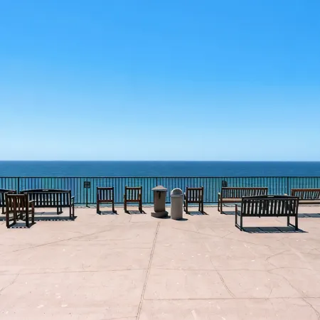 NEW! Discounted Rates 3-Bed Townhome w/AC! 3 min Walk to Private Beach Access