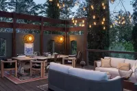 Modern Compound on Private Vineyard, Complete with Guest House - 5 ดาว