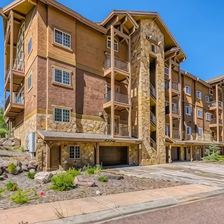 Spacious Condo with a Beautiful View and Lots to do in Brian Head UT. BL-25016