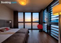 Lake Geneva Hotel - Balcony