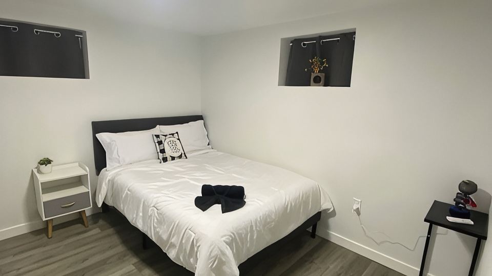 Modern 3Br Basement Near SLC Airport - Pac-Man Arcade - Pet Friendly