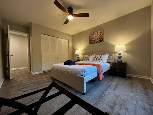 Luxurious 5BDR Home: Playset, Games & Pool Table - Private Pools
