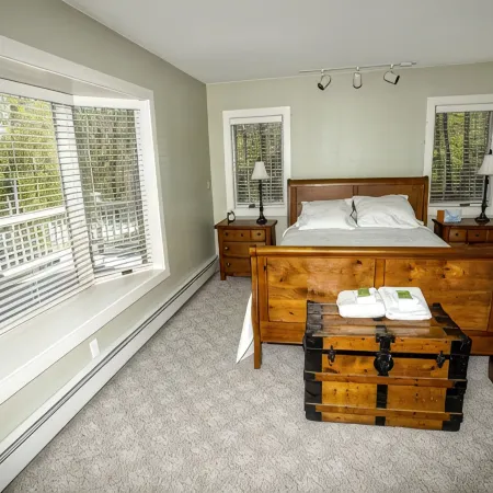 Killington Summer Retreat: Air Conditioned - Sleeps 8 - Fire Pit & Bike Shed