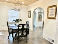 Cottage by the Square - 4-Star