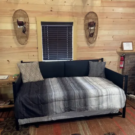 Adirondack Style Lodge - Minutes from Keuka Lake, Wineries. Very Private.